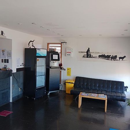 Almer Hostal Punta Arenas Ngoại thất bức ảnh