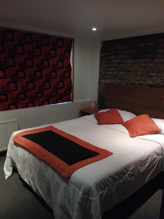Almer Hostal Punta Arenas Ngoại thất bức ảnh