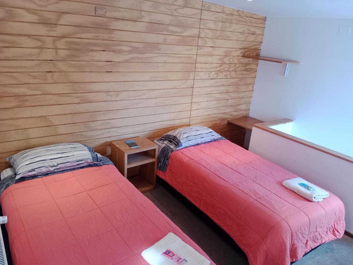 Almer Hostal Punta Arenas Ngoại thất bức ảnh