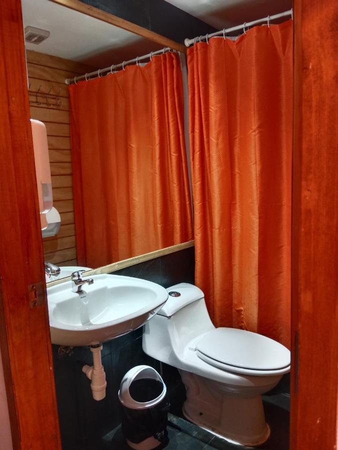 Almer Hostal Punta Arenas Ngoại thất bức ảnh