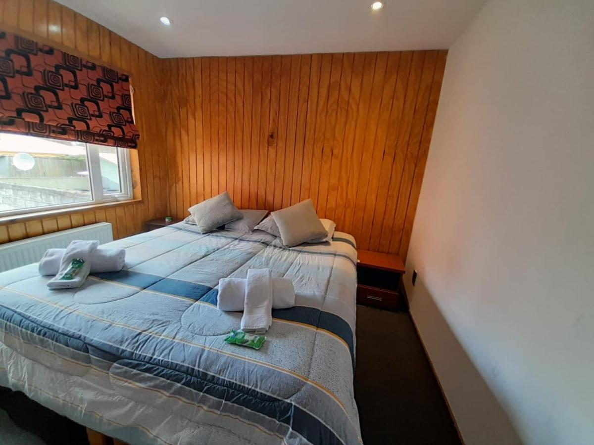 Almer Hostal Punta Arenas Ngoại thất bức ảnh